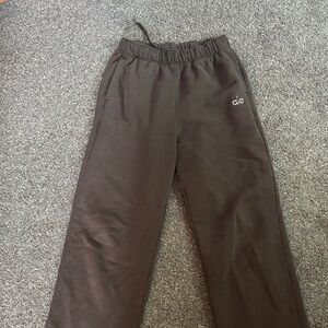 ALO Yoga Dark Brown Joggers